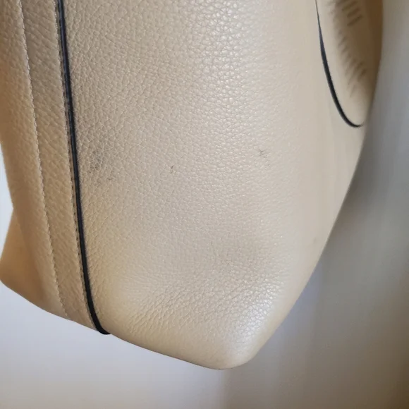 🤎 Authentic Tory Burch Leather Perforated Logo Tote - Picture 6 of 9